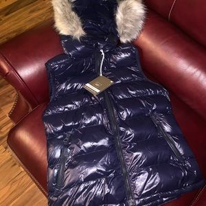 Gap cold control max vest